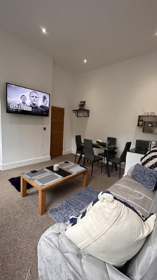 Cozy 1-Bedroom Apartment In The Heart Of Barnsley Town Centre Extérieur photo