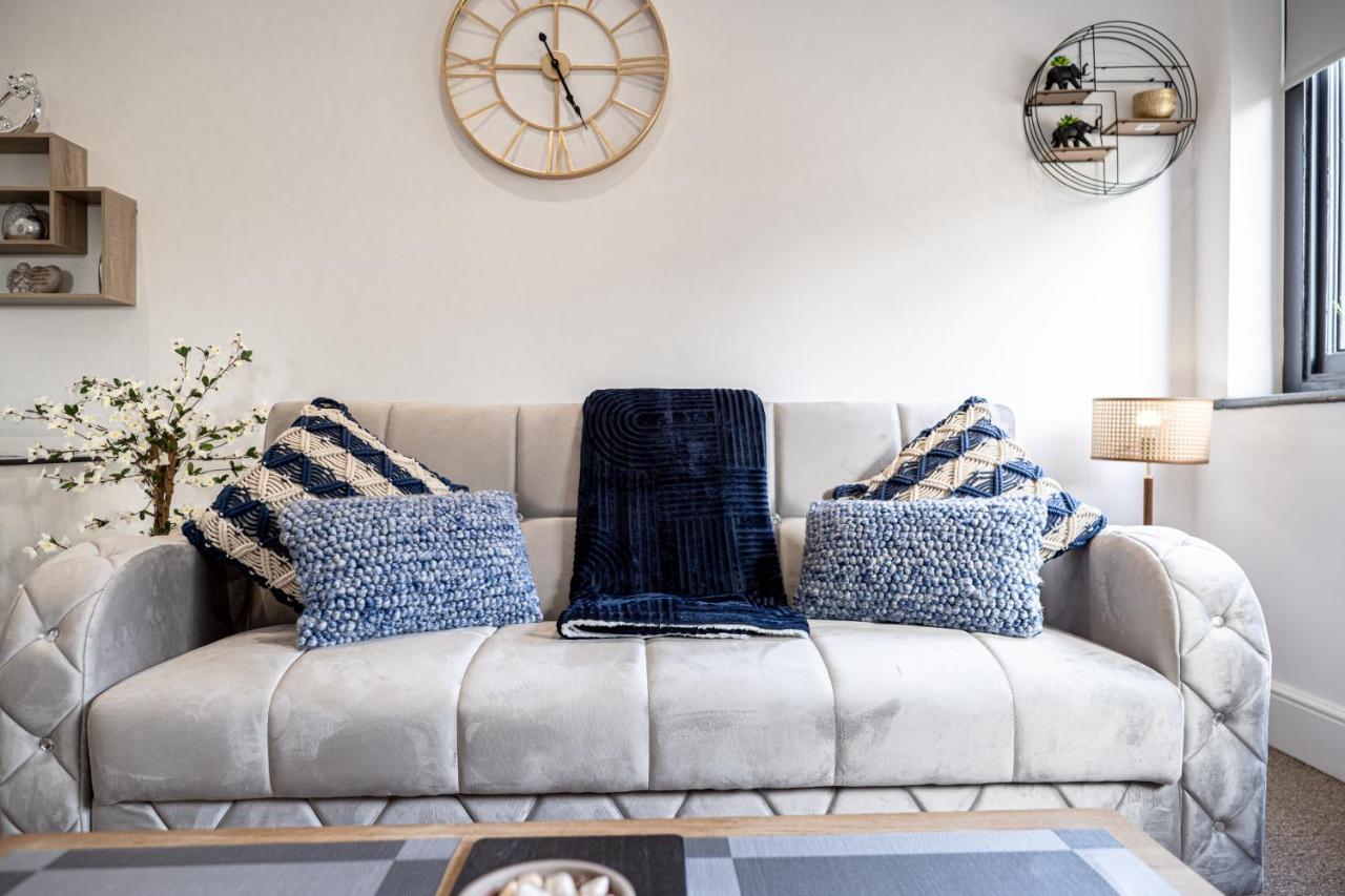 Cozy 1-Bedroom Apartment In The Heart Of Barnsley Town Centre Extérieur photo