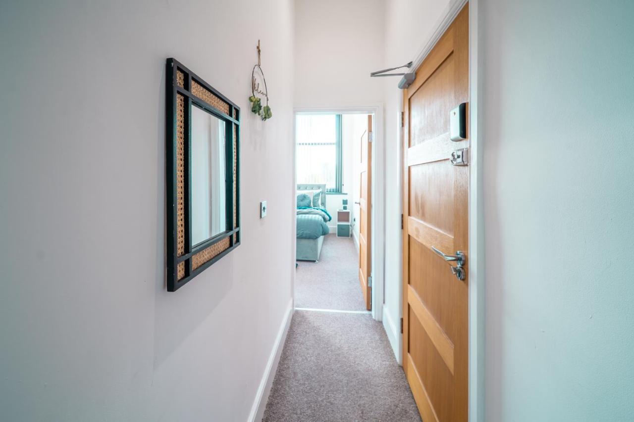 Cozy 1-Bedroom Apartment In The Heart Of Barnsley Town Centre Extérieur photo