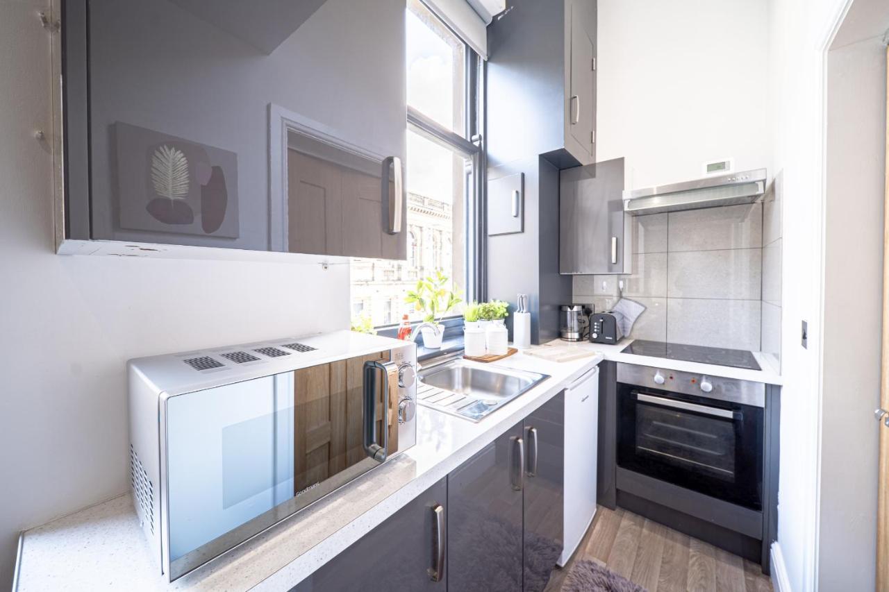 Cozy 1-Bedroom Apartment In The Heart Of Barnsley Town Centre Extérieur photo