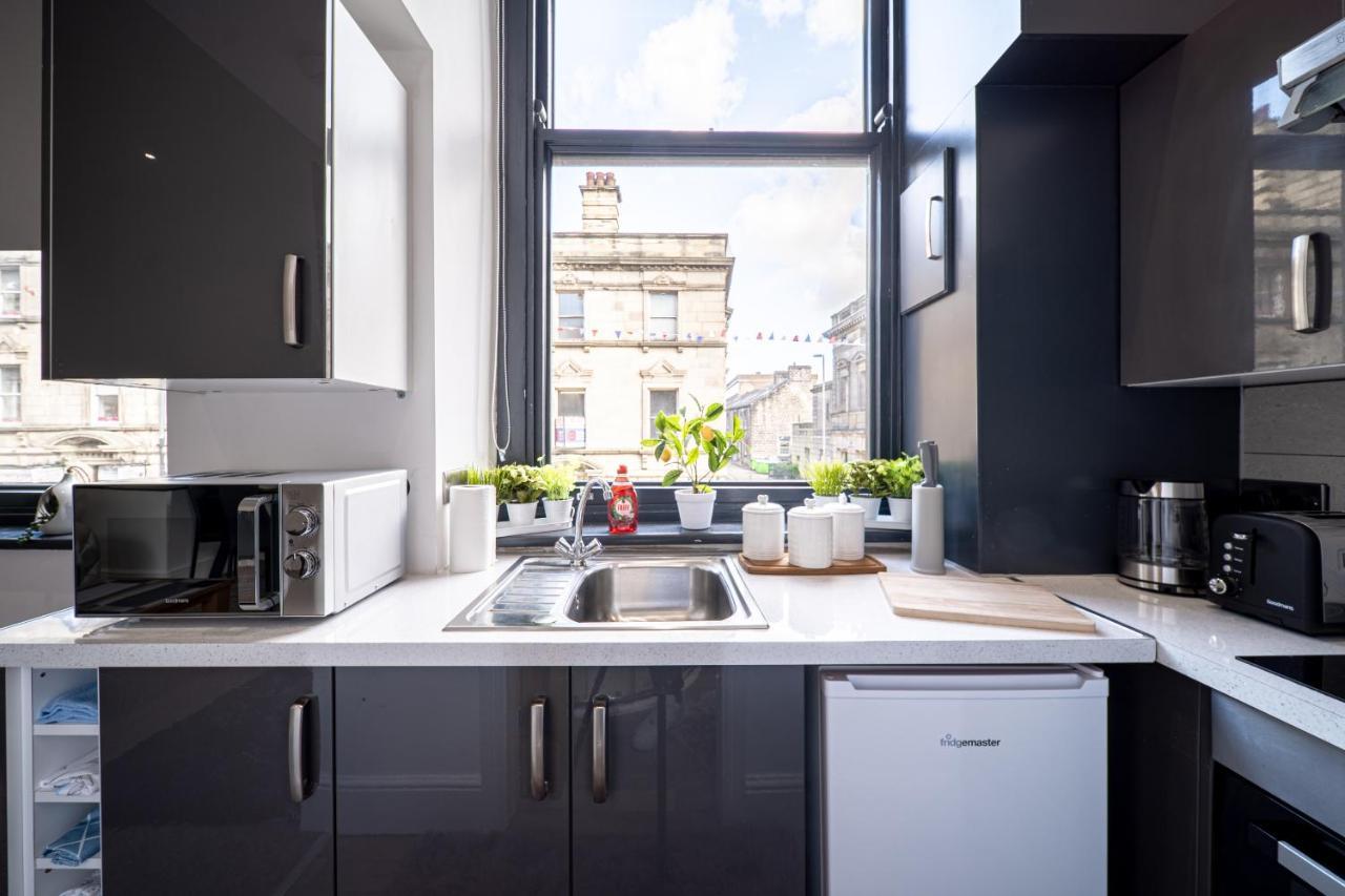 Cozy 1-Bedroom Apartment In The Heart Of Barnsley Town Centre Extérieur photo