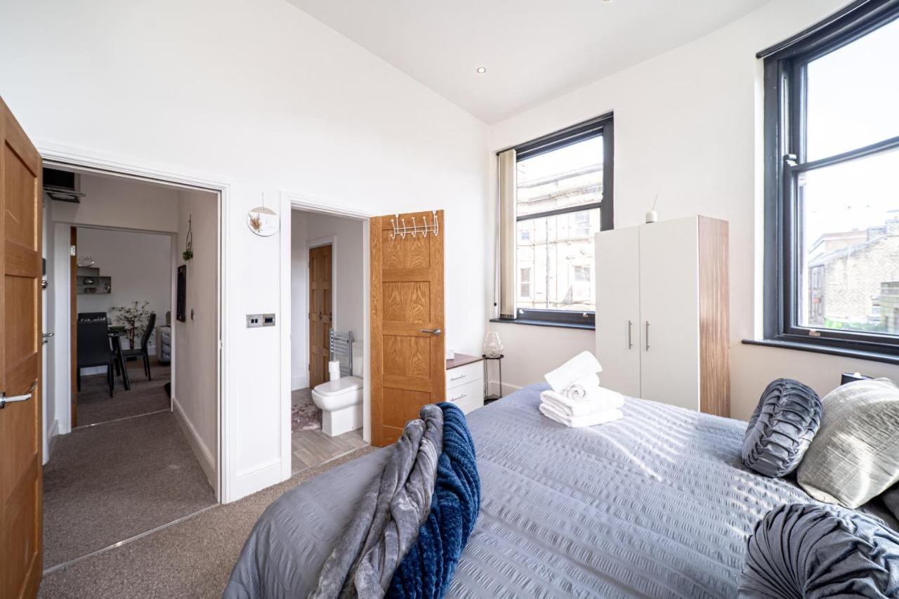 Cozy 1-Bedroom Apartment In The Heart Of Barnsley Town Centre Extérieur photo