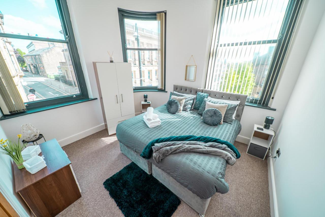 Cozy 1-Bedroom Apartment In The Heart Of Barnsley Town Centre Extérieur photo