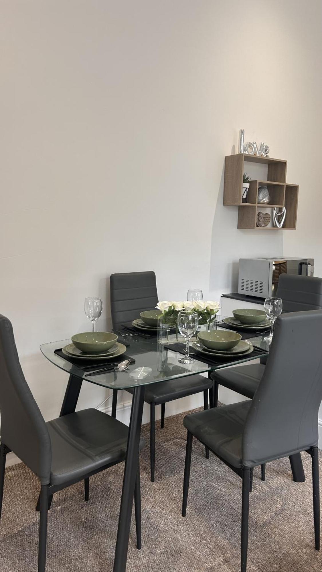Cozy 1-Bedroom Apartment In The Heart Of Barnsley Town Centre Extérieur photo